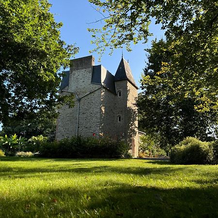 Manoir De Lanveur Bed & Breakfast Fouesnant Exterior photo
